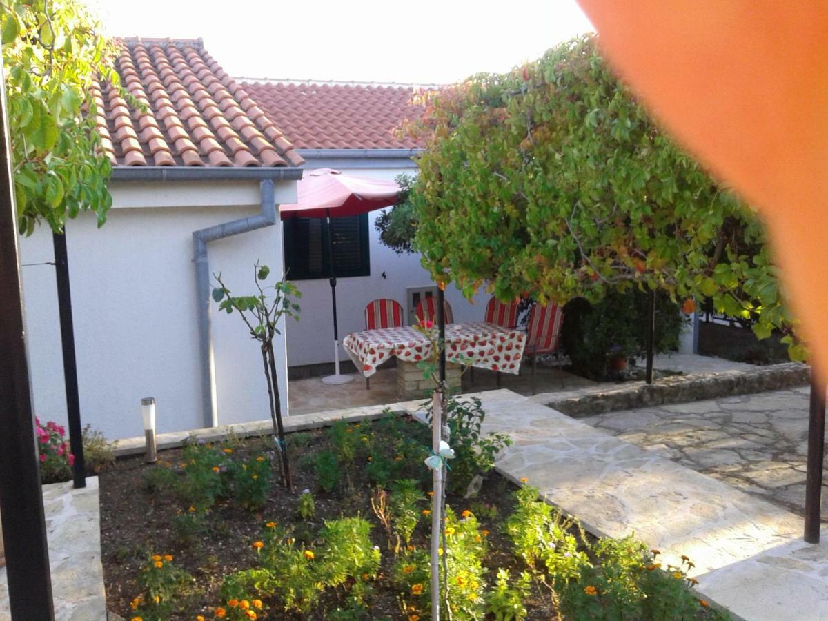 Apartment Milka بيتريتْشاني المظهر الخارجي الصورة